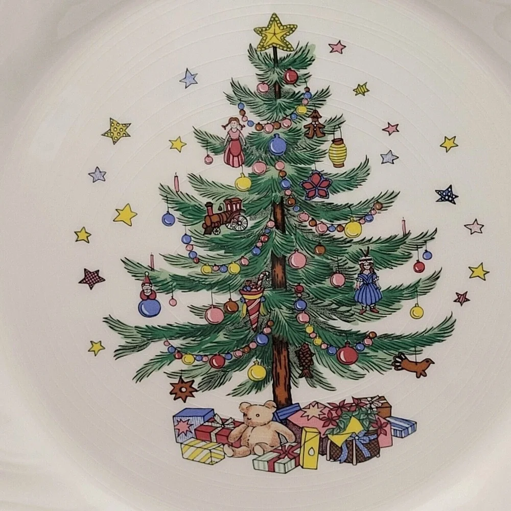 Nikko Happy Holidays Christmas Swirl Dinner Plates 10.75